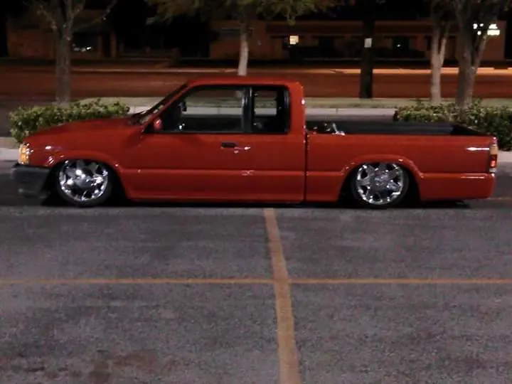 [30-102001] Mazda B Series 1986-1997 Bag & Bracket Kit (Keep Leaf, Yes, Behind Axle, None, No)